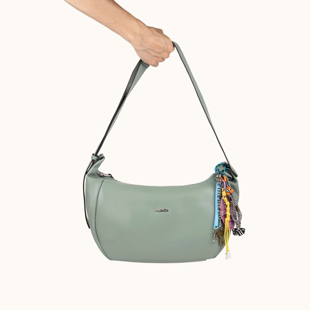 Bolso Hobo Verde Agua con Asa Ajustable y Charms CHARMS HOBO AQUA (6)