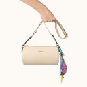 Bandolera Cilíndrica Color Crema con Charms y Asa Técnica CHARMS CROSSBODY BARREL CREAM (6)