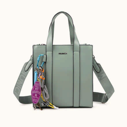 Bolso Crossbody Tote Negro con Charms y Doble Asa CHARMS CROSSBODY TOTE BLACK (9)