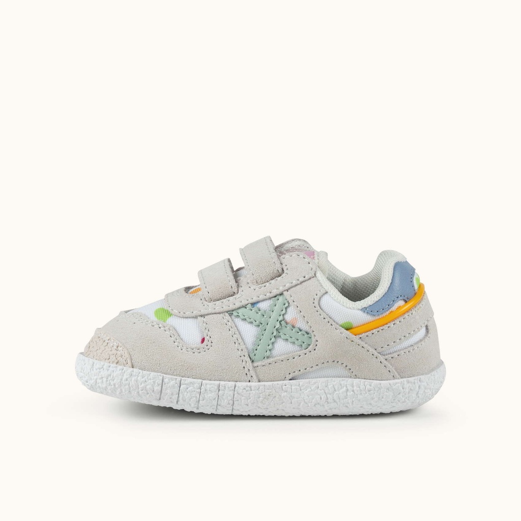 MUNICH BABY GOAL 1627 Zapatilla Infantil con Doble Velcro y Estampado Corazones (4)