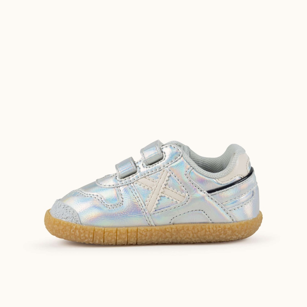 MUNICH BABY GOAL 1629 Zapatilla de BebÃ© Plateada con Efecto HologrÃ¡fico y Doble Velcro (4)