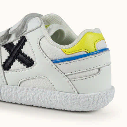 MUNICH BABY GOAL 1629 Zapatilla de BebÃ© Plateada con Efecto HologrÃ¡fico y Doble Velcro (9)