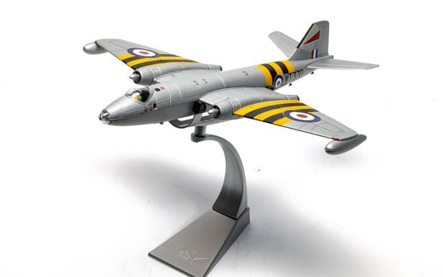 English Electric Canberra B.6 WT370 -Wg. Cdr. Paul Mallorie (1)