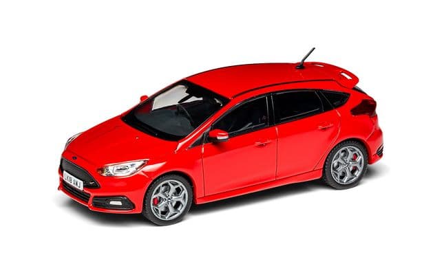 Ford Focus Mk3 ST, Race Red (1)