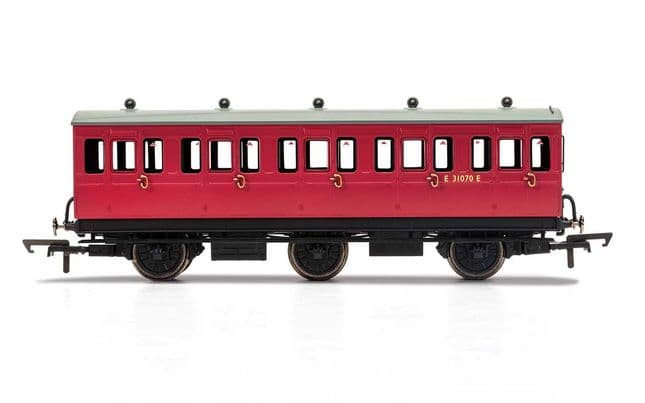 BR, 6 Wheel Coach, 3rd Class, E31070 - Era 4 (1)