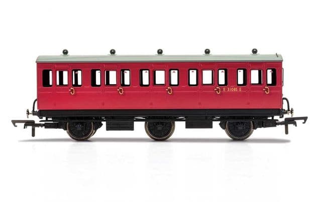 BR, 6 Wheel Coach, 3rd Class, Fitted Lights, E31085 - Era 4 (1)