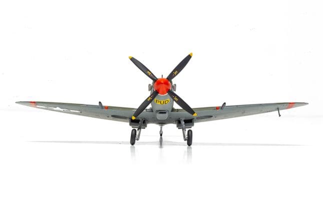 Supermarine Spitfire Mk.IXc 'Porky II' - 31st USAAF - Lt. Robert Connor (6)