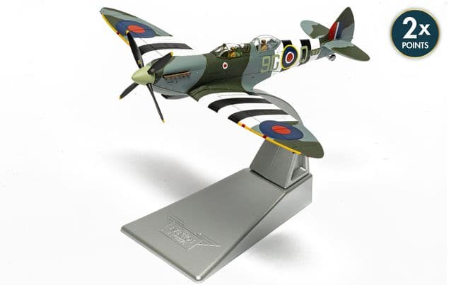 Supermarine Spitfire T9 - MJ627 - Biggin Hill Heritage Hangar (1)