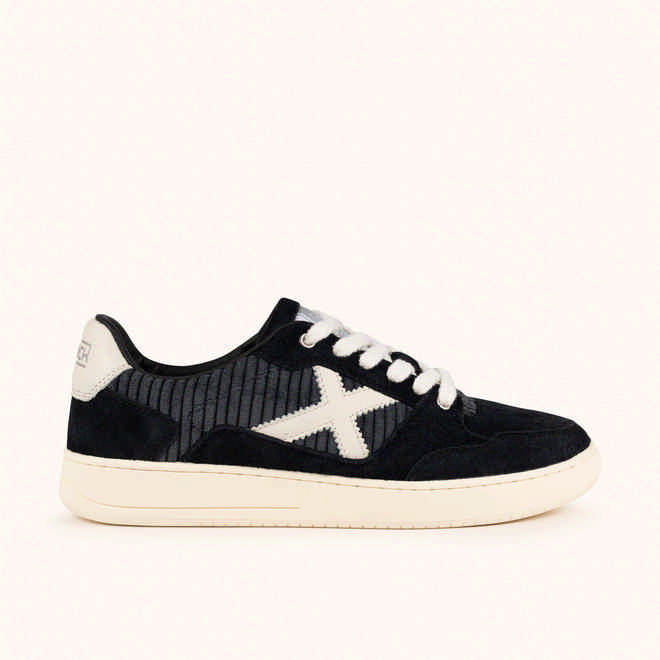 MUNICH LEGIT 122 Sneakers Retro tennis and skate night aesthetic in Black, Grey and White (1)