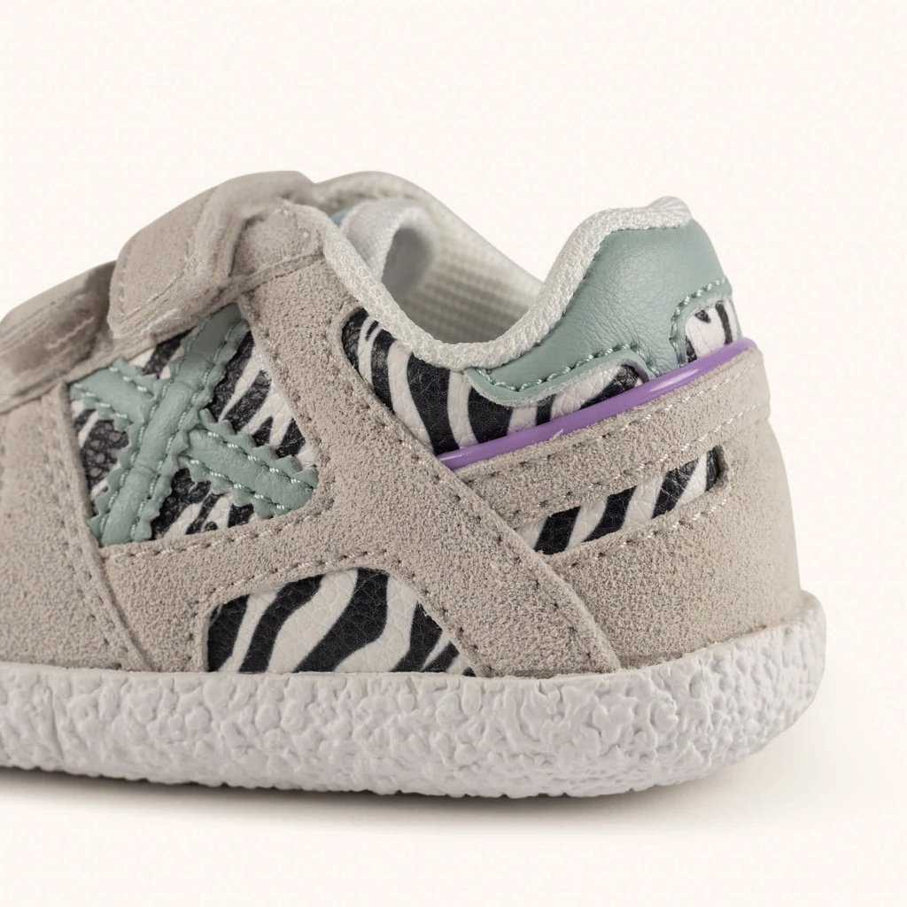 MUNICH BABY GOAL W 33 Kids Barefoot classic and flat sneakers Beige with Animal Print and Velcro (3)