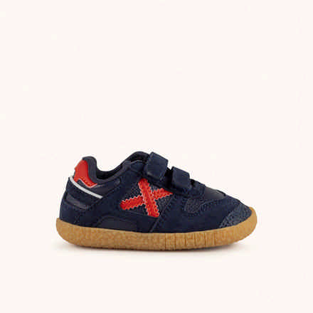 MUNICH BABY GOAL W 37 Classic and flat kids' trainers in navy blue and red with velcro closure (2)