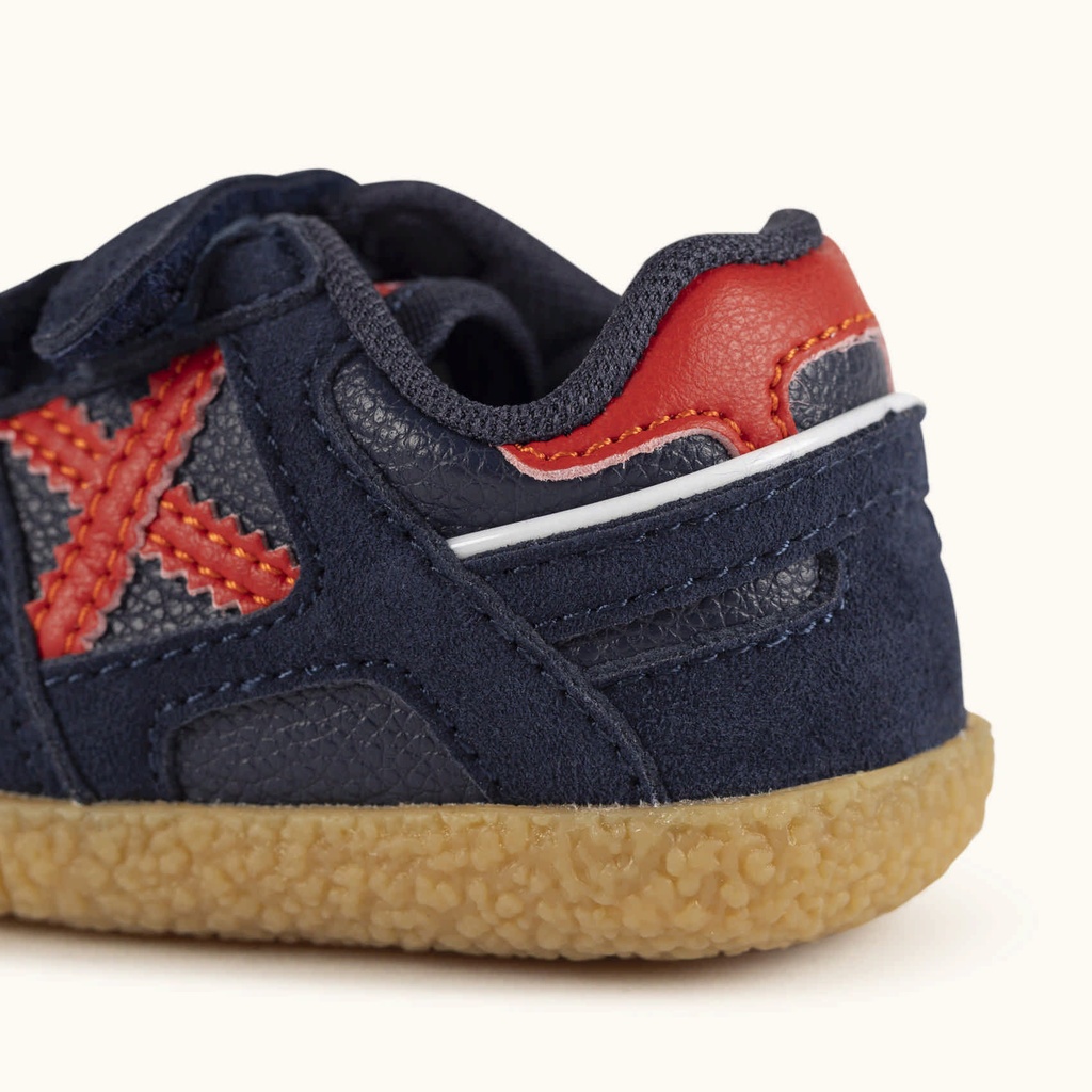 MUNICH BABY GOAL W 37 Classic and flat kids' trainers in navy blue and red with velcro closure (3)