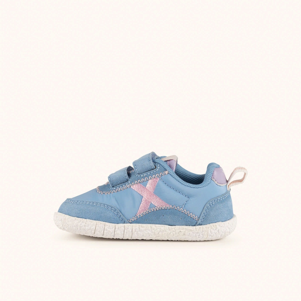 MUNICH BABY KODA W 27 - Children's Barefoot sports trainers in sky blue and pink with double velcro fastening. (4)