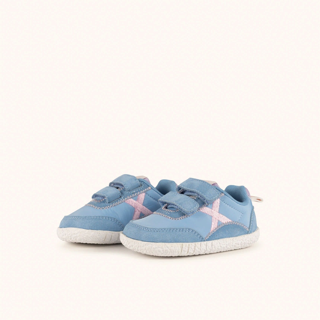 MUNICH BABY KODA W 27 - Children's Barefoot sports trainers in sky blue and pink with double velcro fastening. (6)