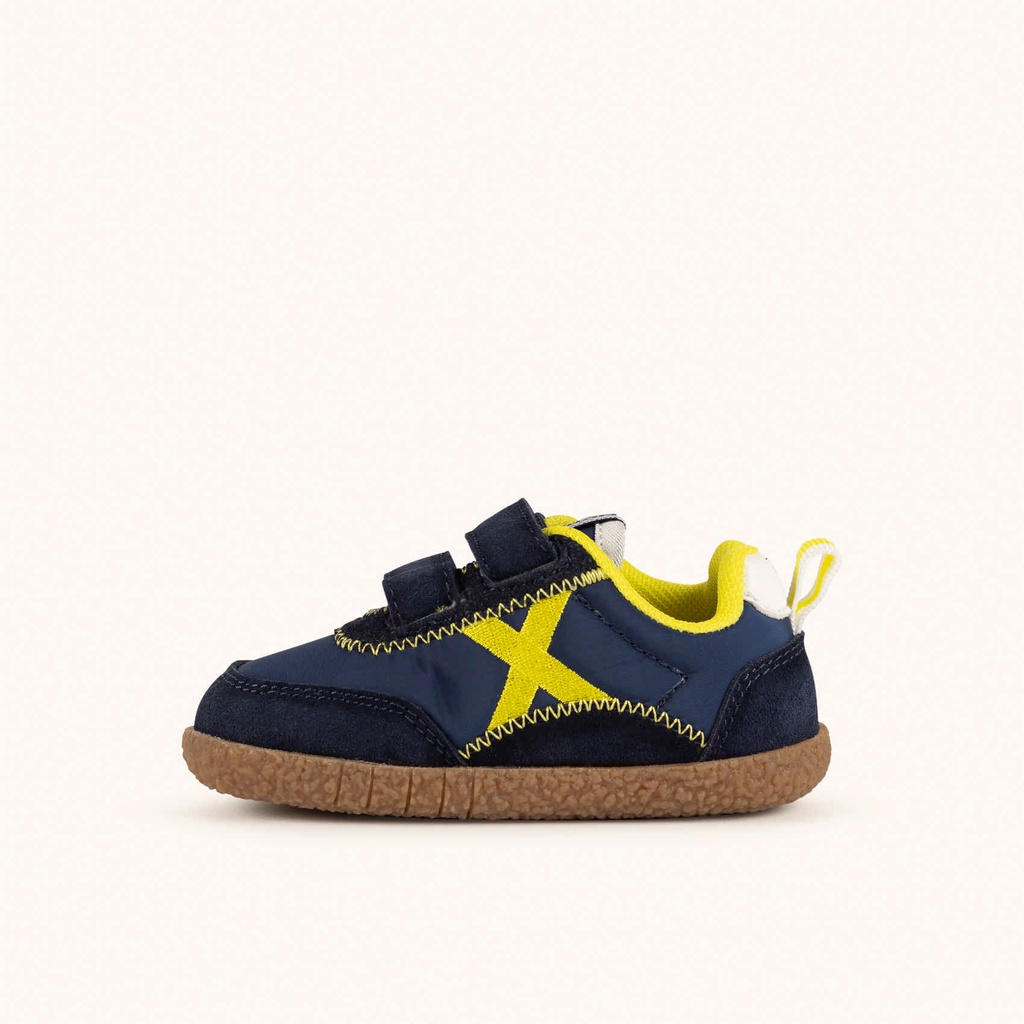 MUNICH BABY KODA W 28 - Children's Barefoot sports trainers in navy blue and yellow with double velcro fastening. (4)