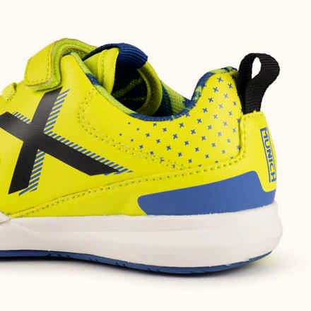 MUNICH BABY KODA W 28 - Children's Barefoot sports trainers in navy blue and yellow with double velcro fastening. (11)