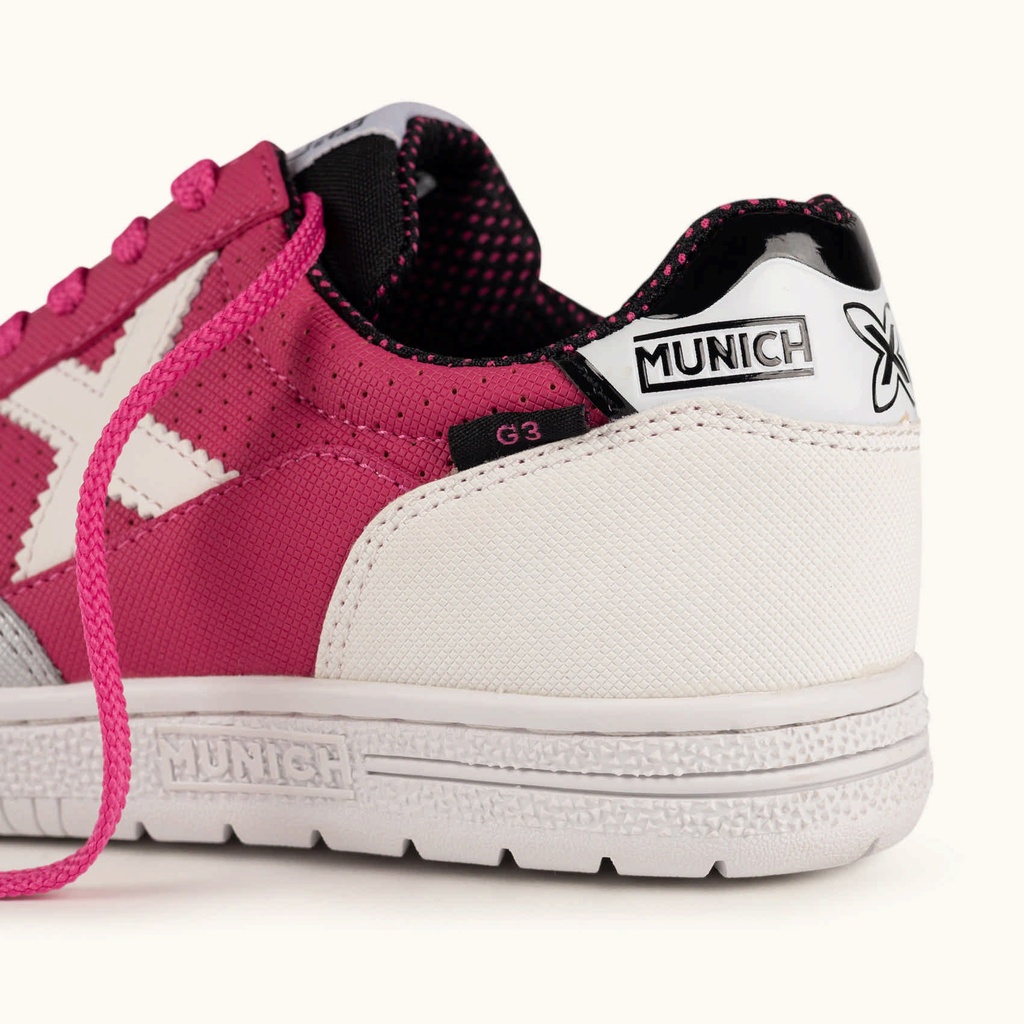 MUNICH G3 469 Indoor football shoes in fuchsia and white. (3)