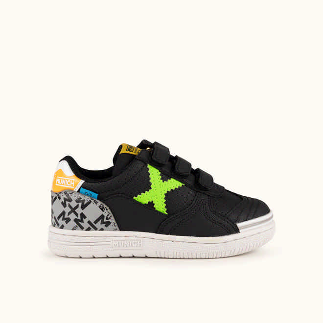 MUNICH G-3 KID VCO 467 Children's Indoor Football Shoes Black and Green with Velcro (1)