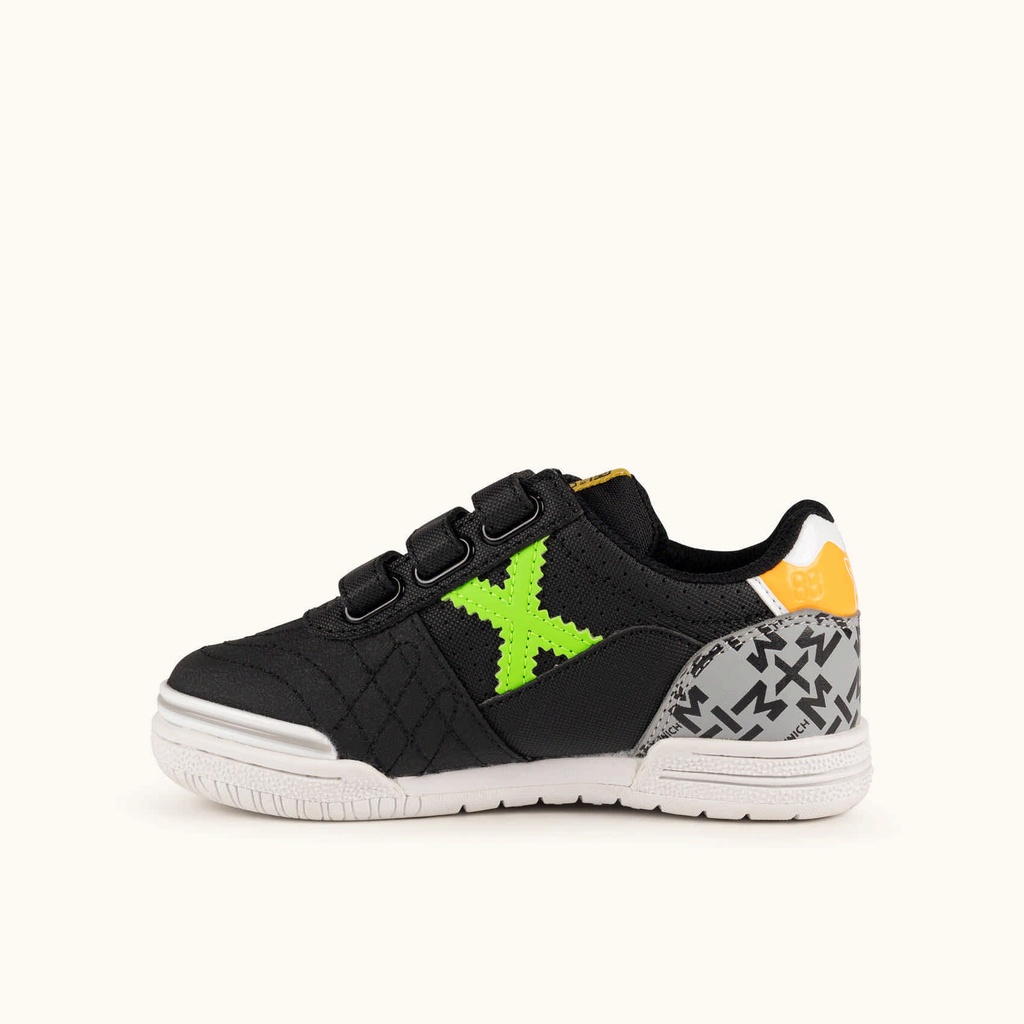 MUNICH G-3 KID VCO 467 Children's Indoor Football Shoes Black and Green with Velcro (4)