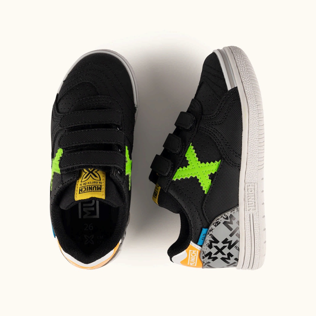 MUNICH G-3 KID VCO 467 Children's Indoor Football Shoes Black and Green with Velcro (7)