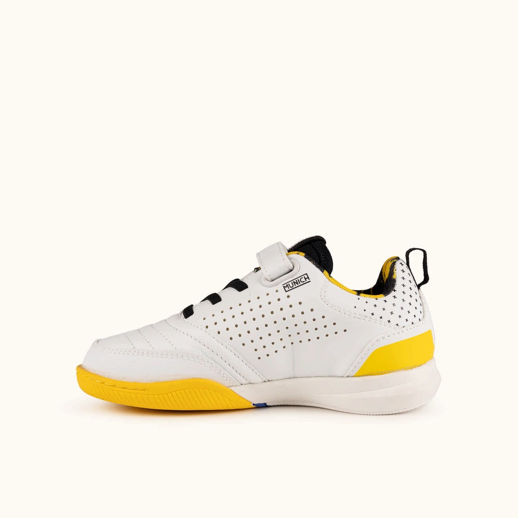 MUNICH RONDITO KID 21 Children's indoor football shoes in white with a black logo, yellow details, and elastic laces. (4)