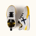 MUNICH RONDITO KID 21 Children's indoor football shoes in white with a black logo, yellow details, and elastic laces. (7)
