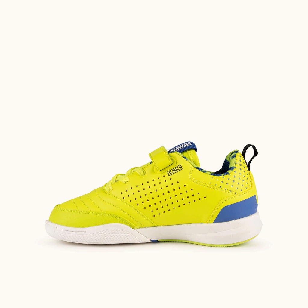 MUNICH RONDITO KID 22 Children's indoor football shoes in yellow with a black logo, blue details, and elastic laces. (4)