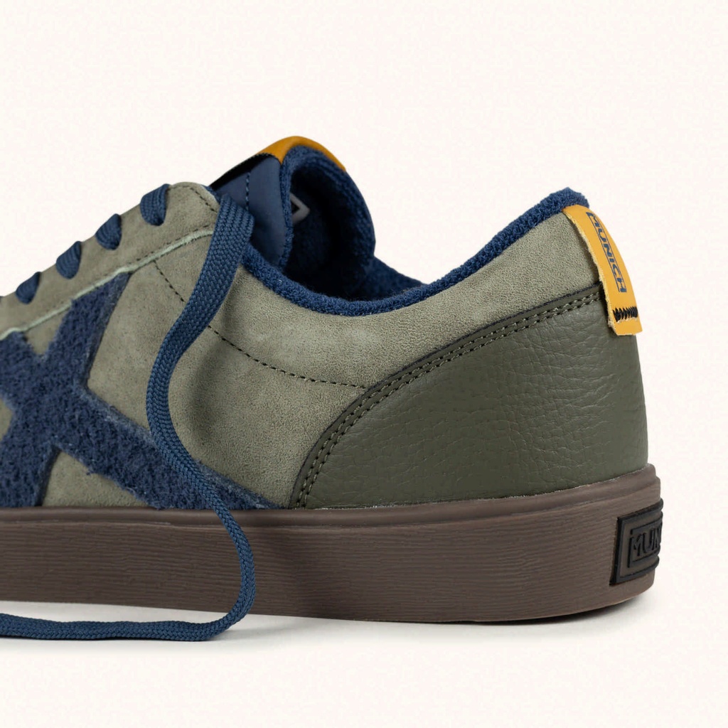 MUNICH BREAK PREMIUM 56 Retro tennis and skate Sneakers low-top olive green and navy blue with brown sole (3)
