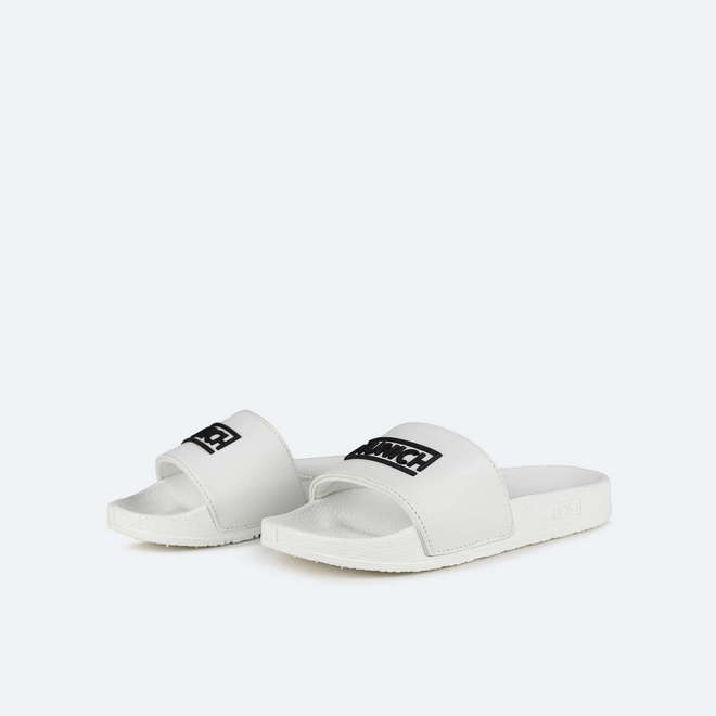Zapatillas clÃ¡sicas y planas de verano en color blanco y logo munich negro MUNICH FLAT SLIDER 42 (1)