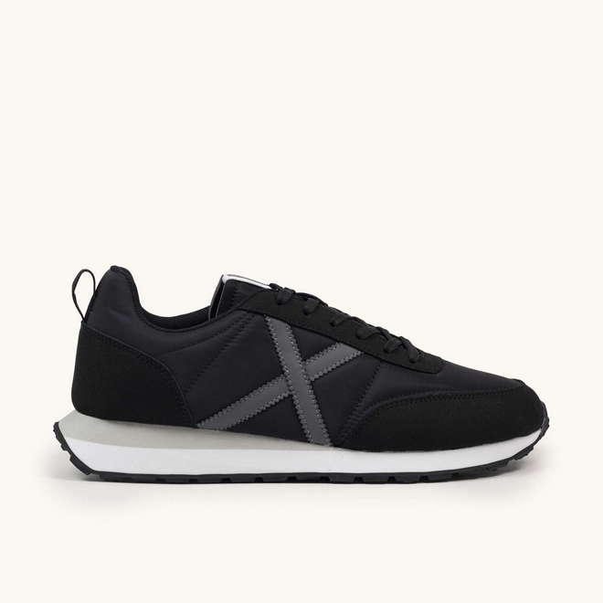 MUNICH RUSH 06 Retro Running Zapatilla Deportiva Negra con Detalles en Antracita y Gris (1)