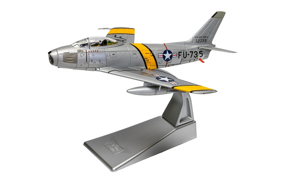 North American F-86E Sabre - Eleanor ‚CHRISTINE / William T. 'Bill' Whisner Jr